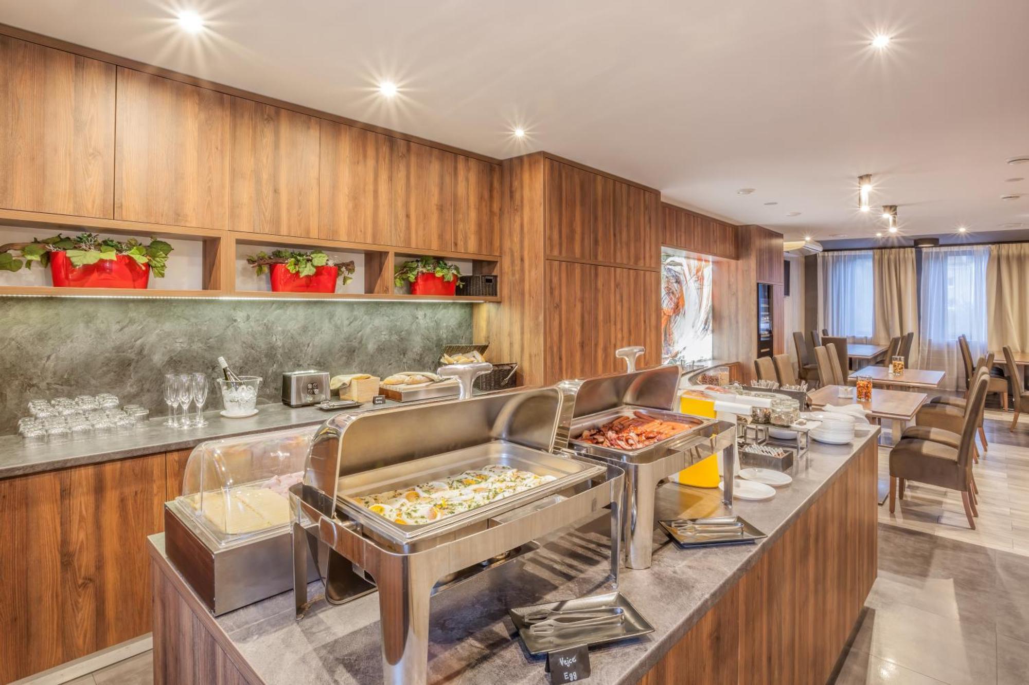 Hotel Beta Bzenec Dış mekan fotoğraf