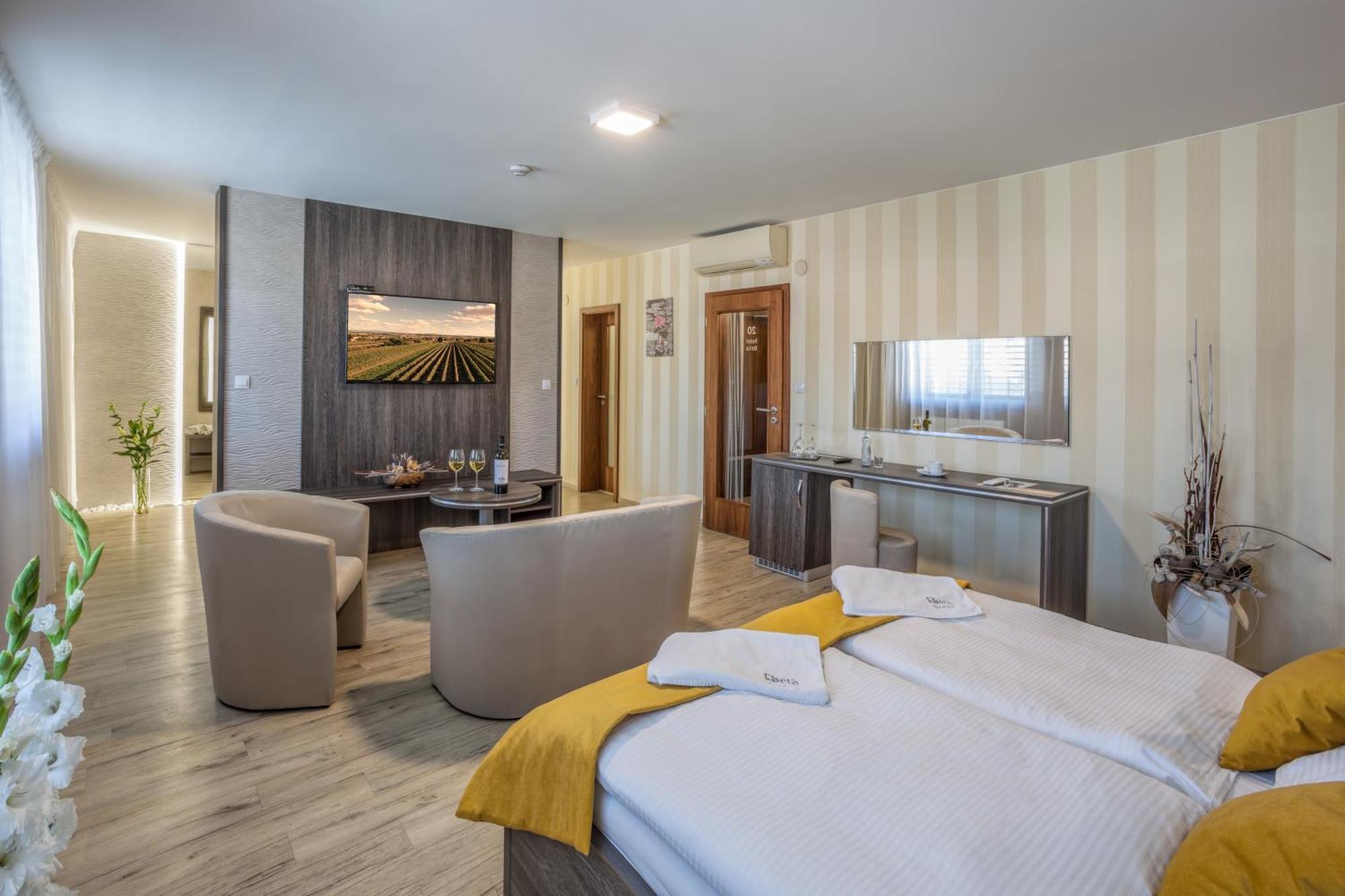 Hotel Beta Bzenec Dış mekan fotoğraf