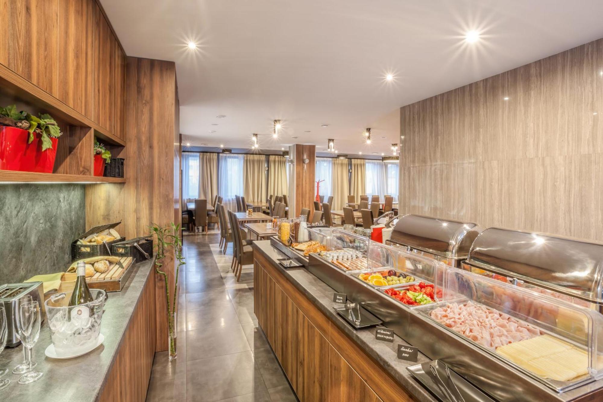 Hotel Beta Bzenec Dış mekan fotoğraf